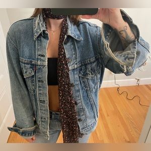 OVERSIZED LEVIS DISTRESSED DENIM JEAN JACKET
